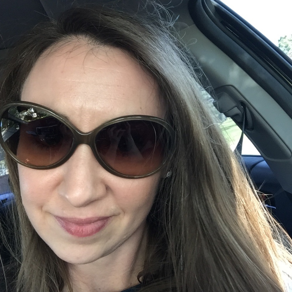 Meet your Posher, Angela